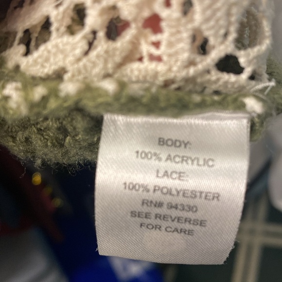 GREEN sweater - Picture 4 of 4